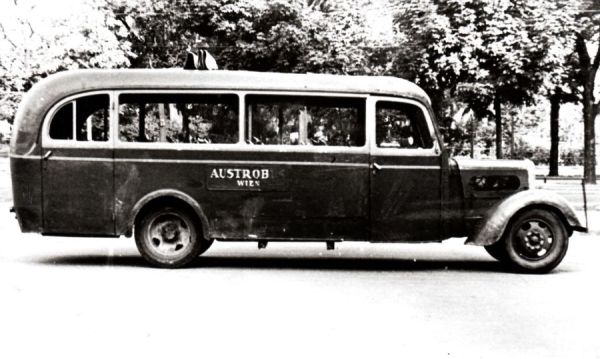 Ein Austrobus 1951