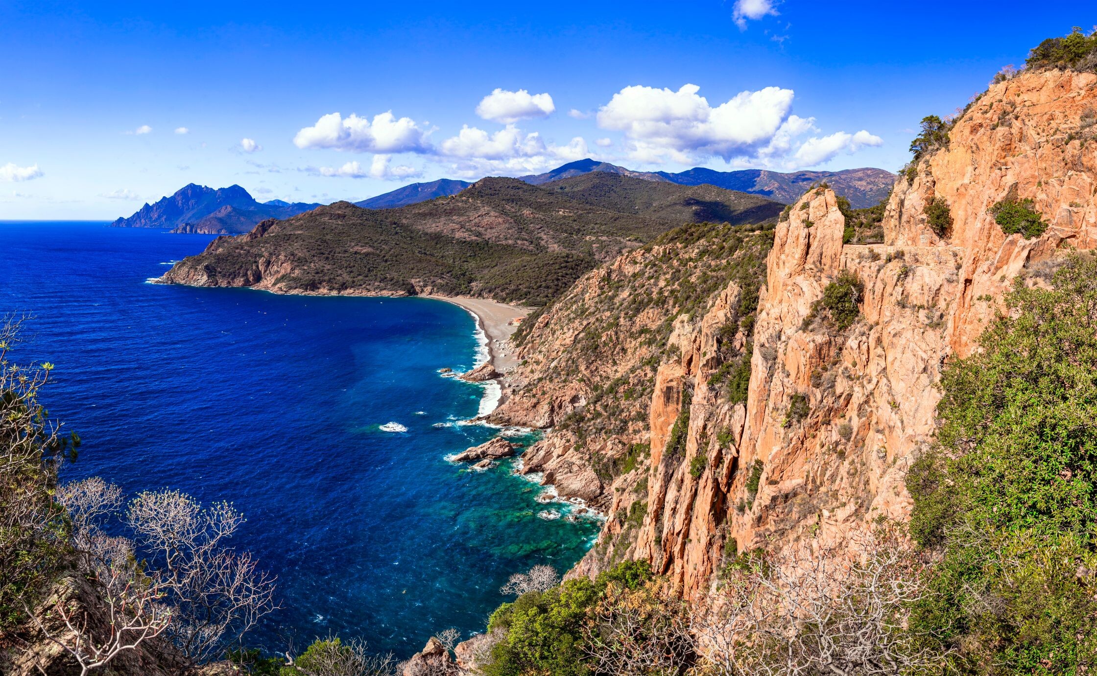 Calanques_de_Piana_shutterstock_2211806453_(1).jpg