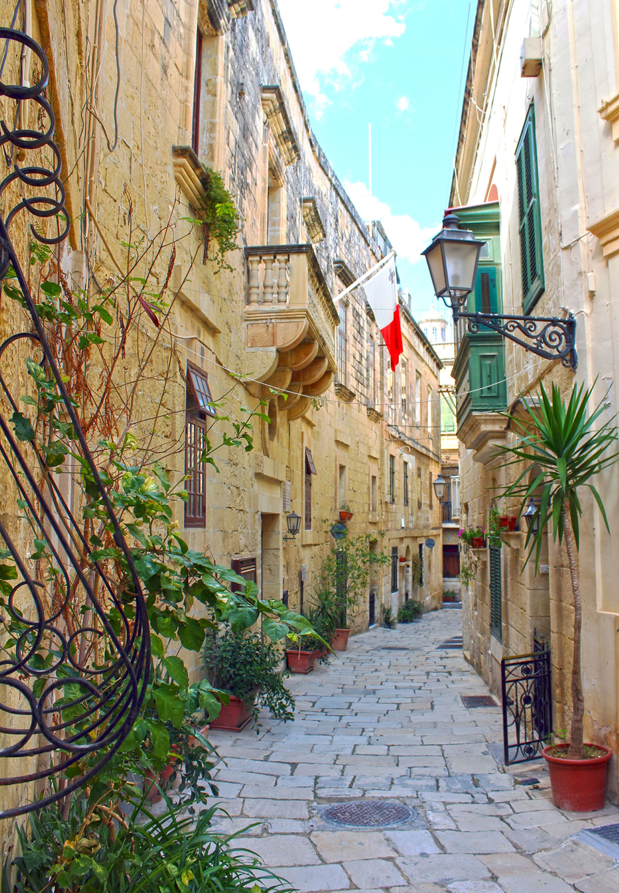 Street_in_Vittoriosa_©VisitMalta.jpg