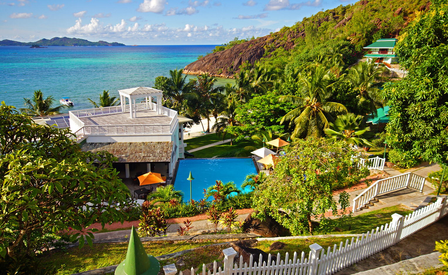 Seychellen_Praslin_Hotel_L`Archipel_Pool_View.jpg