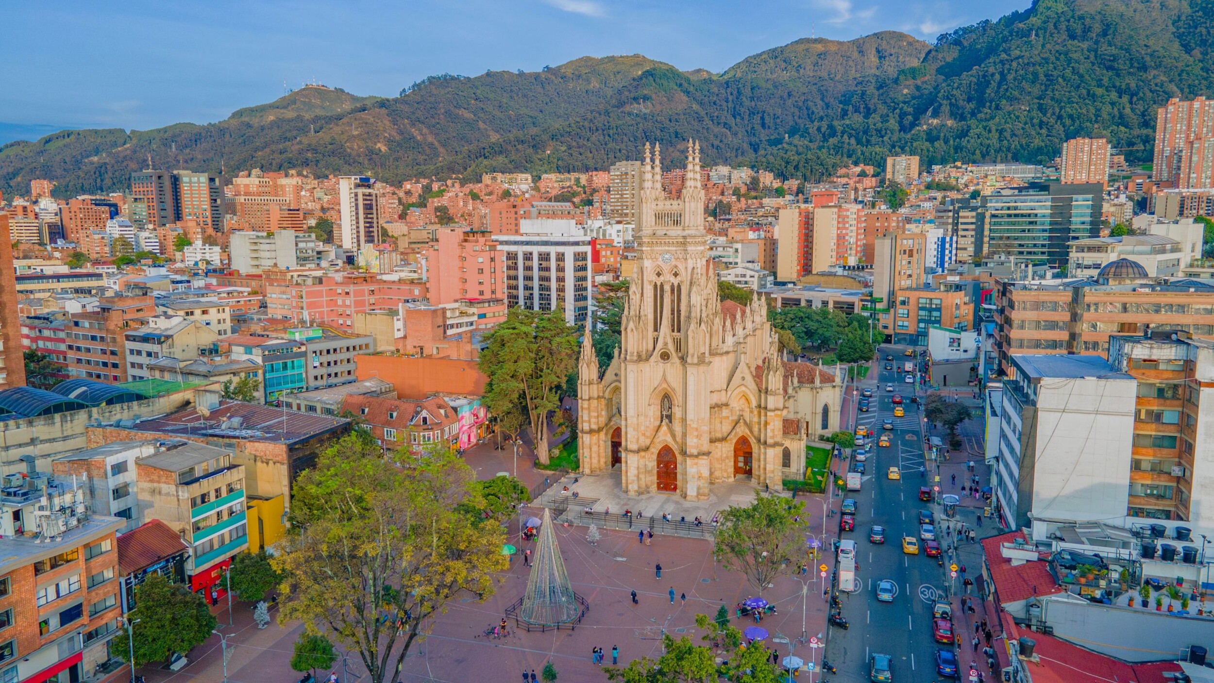 Bogota_shutterstock_2550542993.jpg