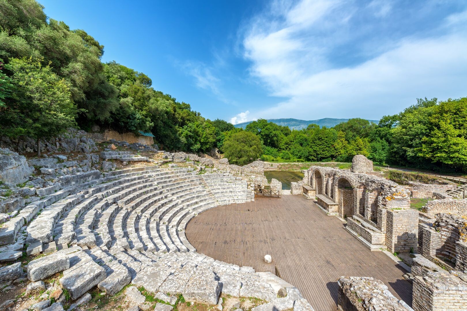 Albanien_Antikes_Theater_Butrint.jpg
