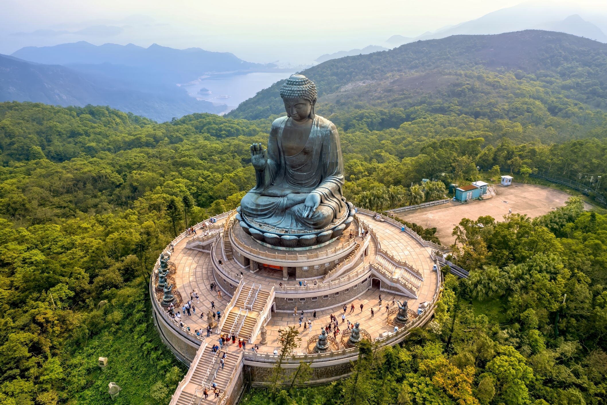 Hongkong-Lantau_Island-Buddha-shutterstock.jpg