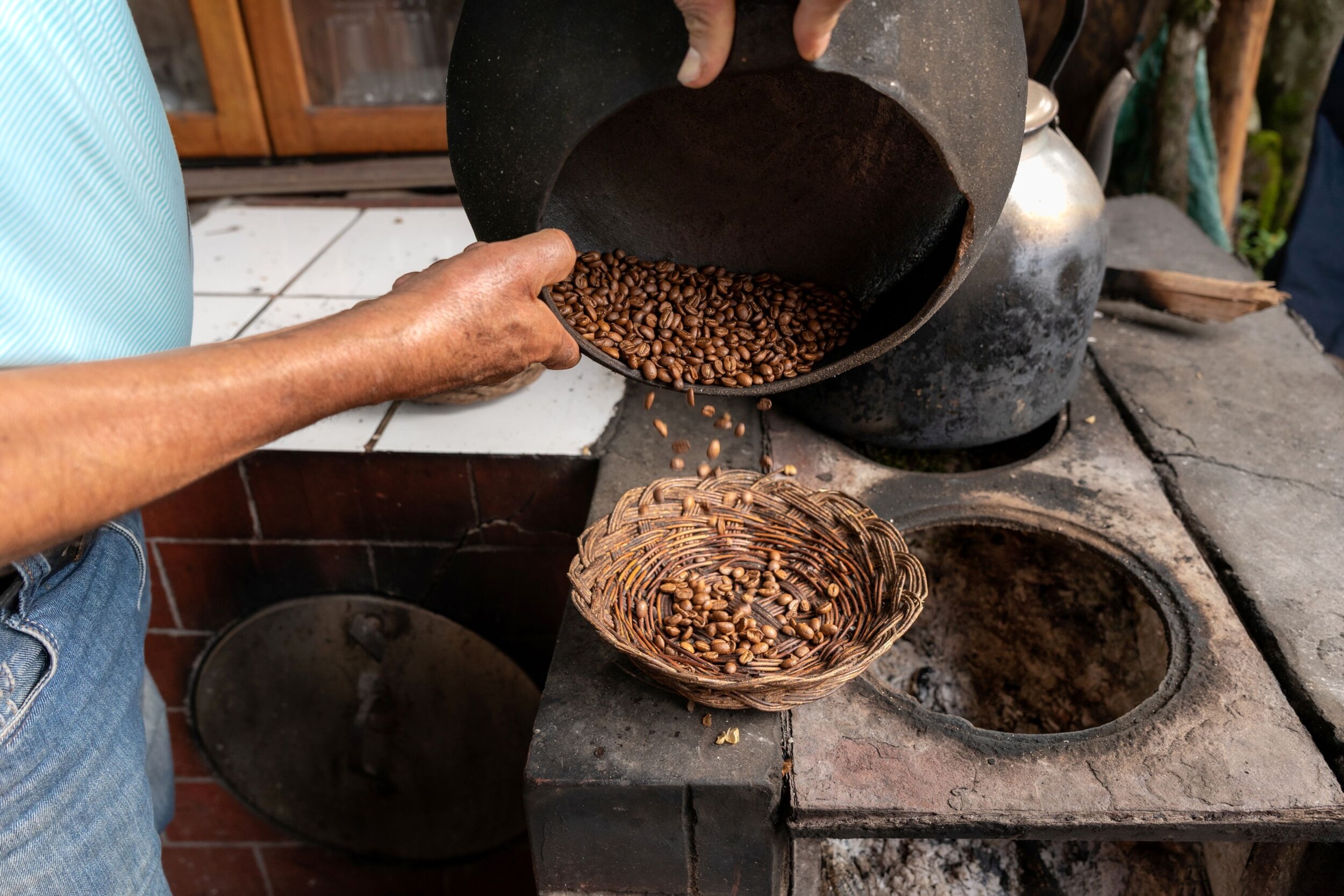 Kaffee_shutterstock_2805787245.jpg