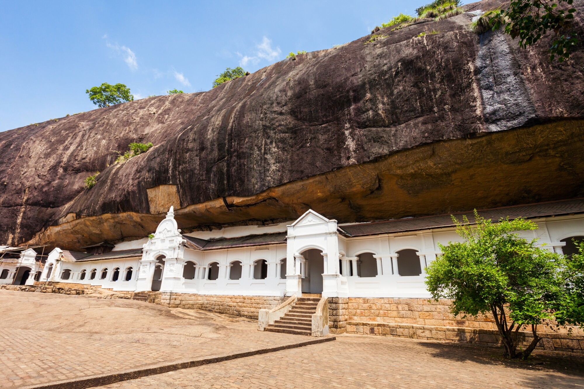 Sri_Lanka_Dambulla_shutterstock_716929918_-_Kopie.jpg