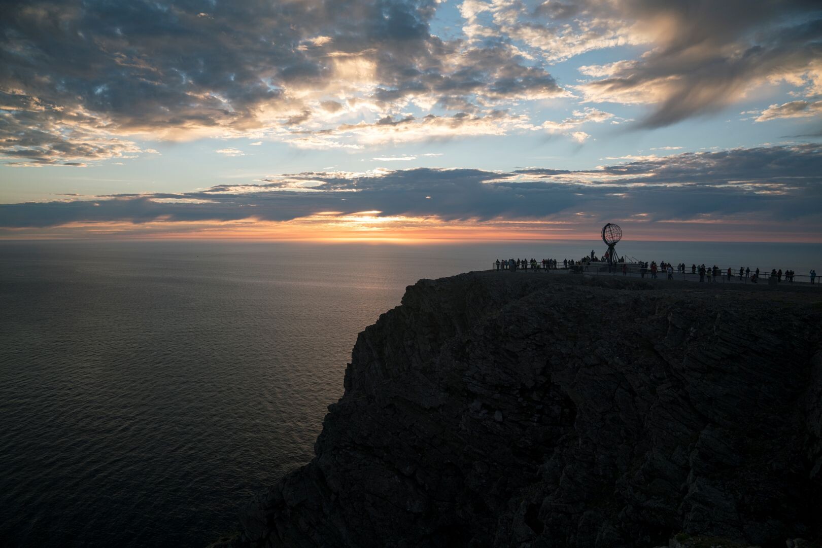 Mitternachtssonne_Nordkap_Alexander_Benjaminsen_-_VisitNorway.com.jpg