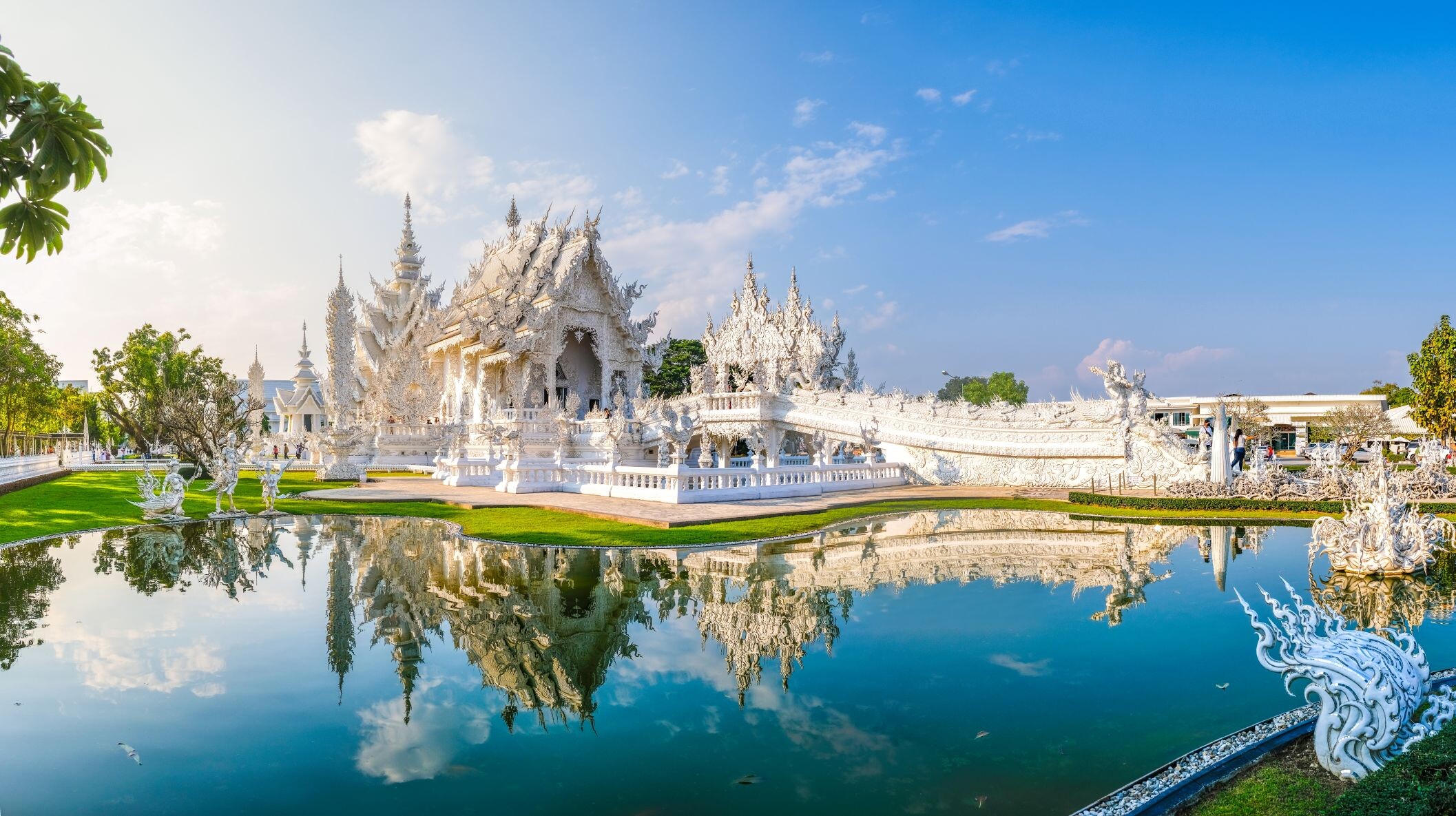 Thailand_Chiang_Rai_Wat_Rong_Khun_©shutterstock.jpg