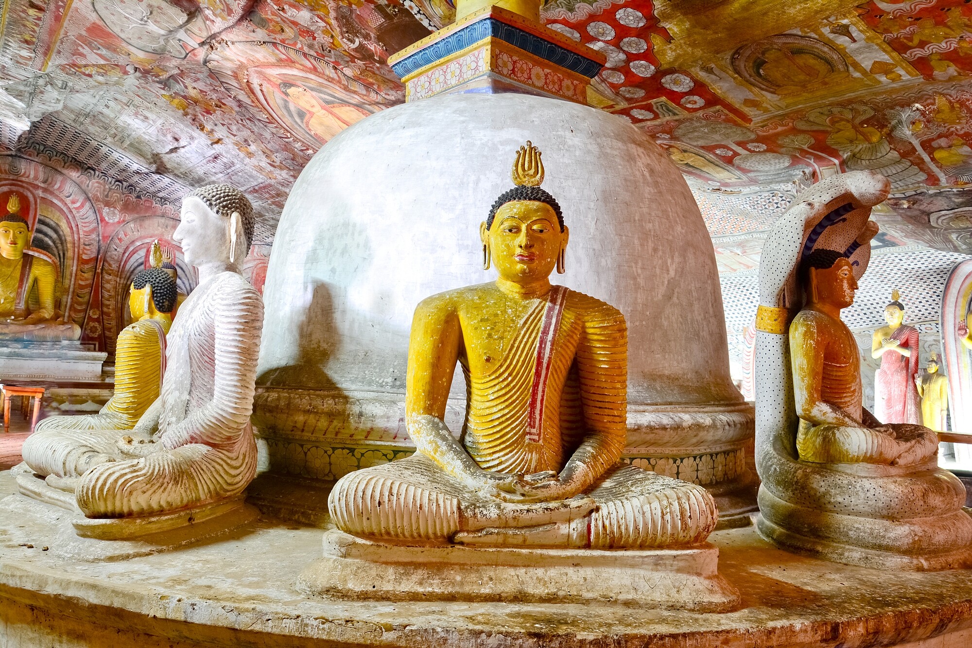 Sri_Lanka_Dambulla_Höhlentempel_Depositphotos_77809722_-_Kopie.jpg