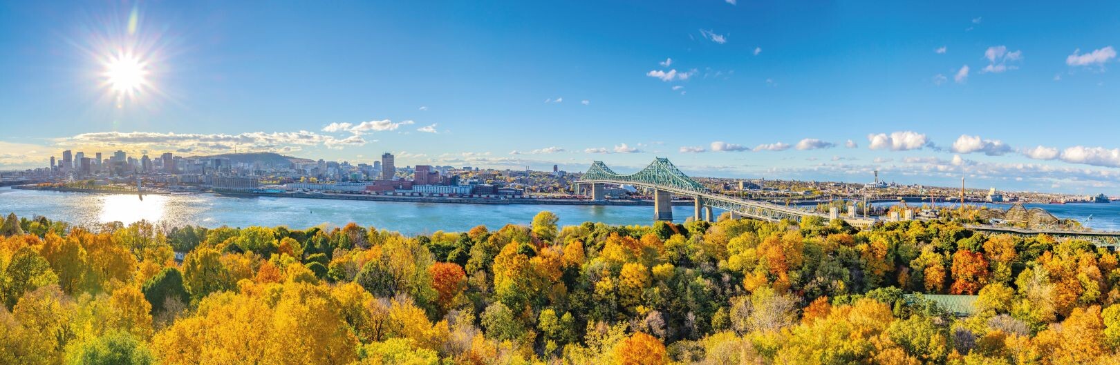 Montreal_Panorama_und_Saint-Lawrence_Fluß.jpg