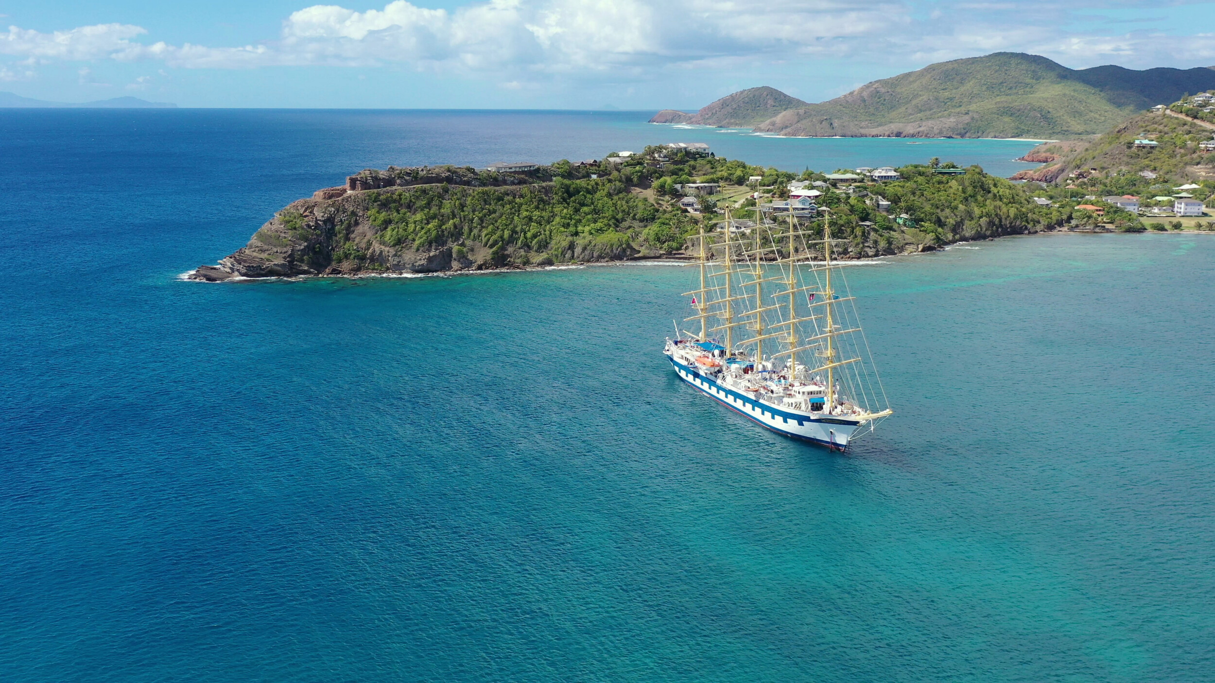 2022-01-Royal-Clipper-Heinel-Antigua.jpg