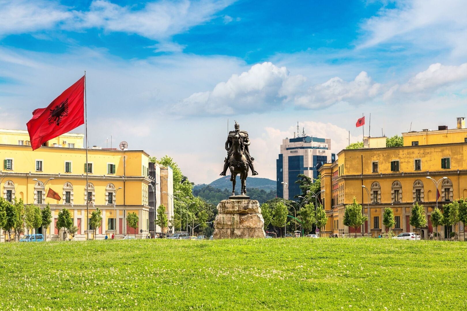 Albanien_Tirana_Skanderberg.jpg