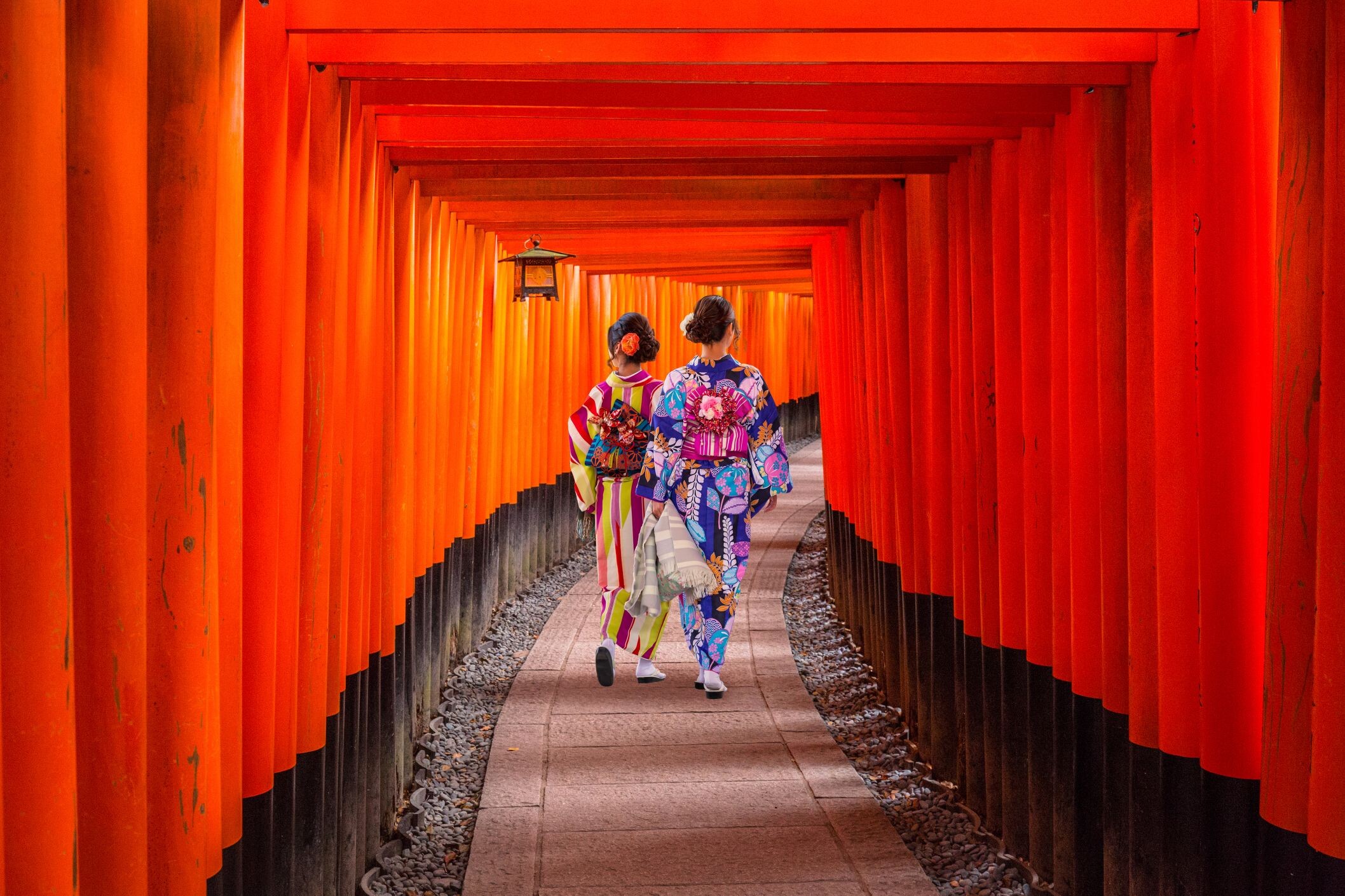 Japan_Fushimi_Inari_Schrein_shutterstock.jpg