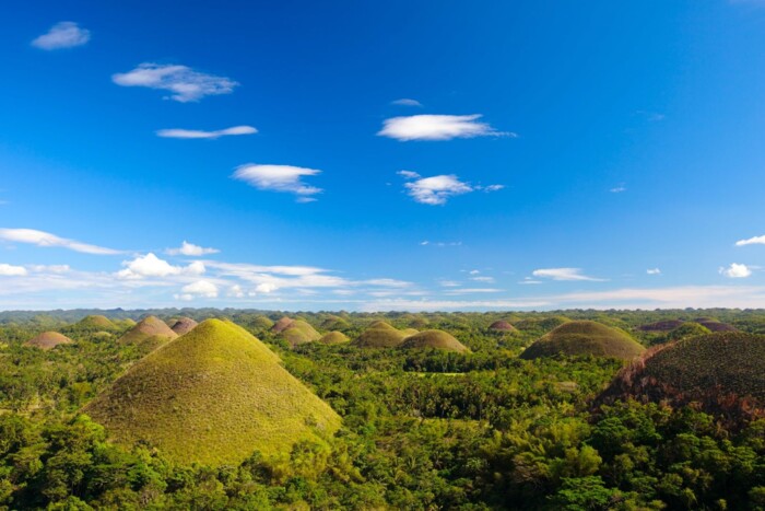 Philippinen_Chocolate_Hills.jpg