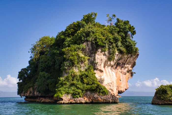 Los_Haitises_shutterstock_1948775872.jpg