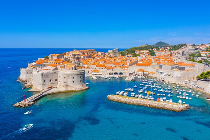 Dubrovnik_shutterstock_2006084948.jpg