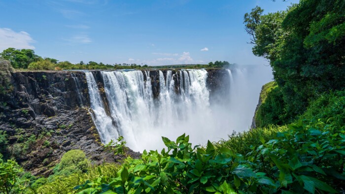 Victoriafalls_&copy;shutterstock.jpg