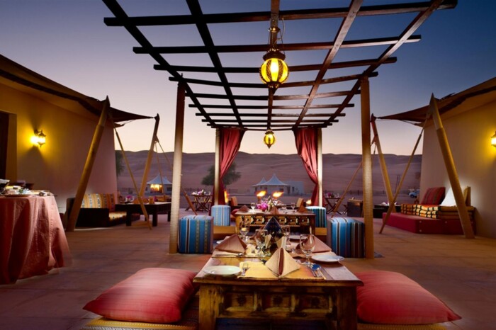 Oman_Abendessen_&copy;Desert_Nights_Camp.jpg