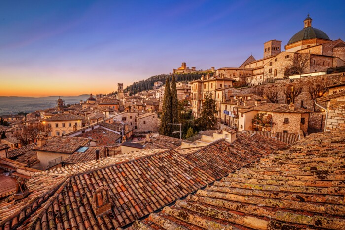 Altstadt_von_Assisi©shutterstock.jpg