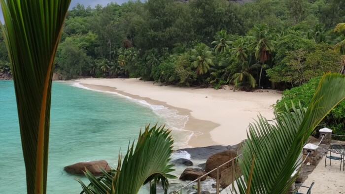 Anse_Soleil_Beachcomber_Strand.jpg
