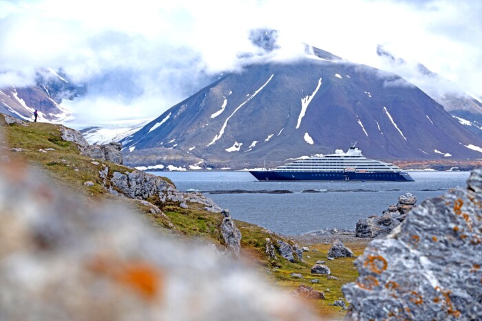 Scenic-Eclipse-Spitzbergen.jpg