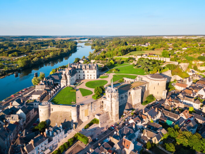Chateau_Amboise,_Loire-Tal_AdobeStock_264550071.jpeg