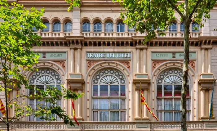 Barcelona_Teatre_del_Liceu_©shutterstock.jpg